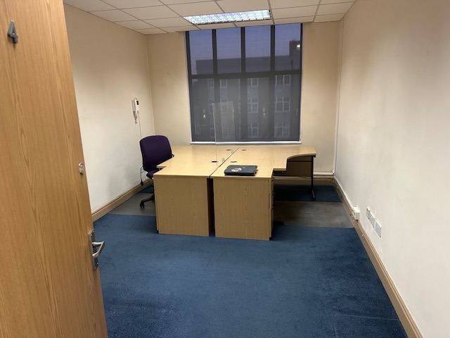 Large Storage / Office 160 sqf