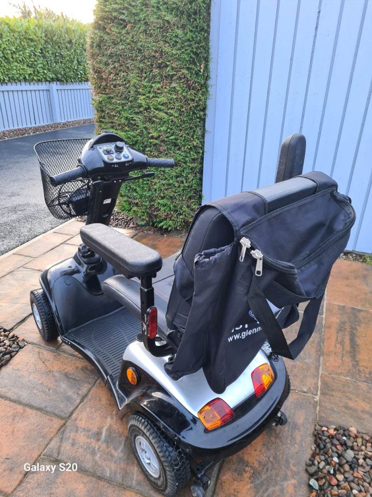Large mobility scooter kymco can deliver today 