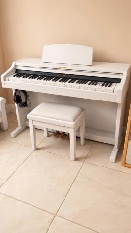 Roland RP501R-WH Digital Piano – White, £750.00 for Sale