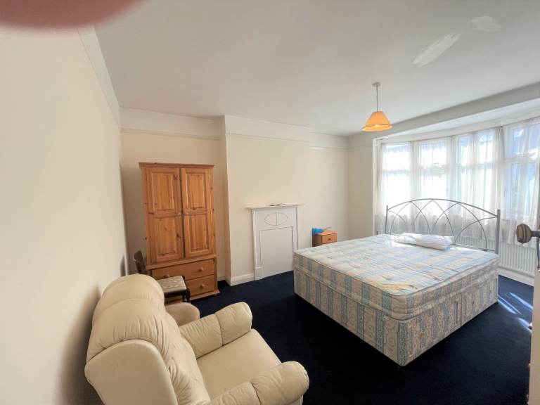 Large Double Rooms are now available on the First Floor of This Beautiful House!