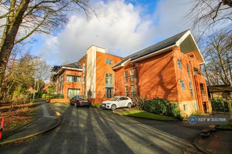 2 bedroom flat in Palmerstones Court, Bolton, BL1 (2 bed) (#3007616)