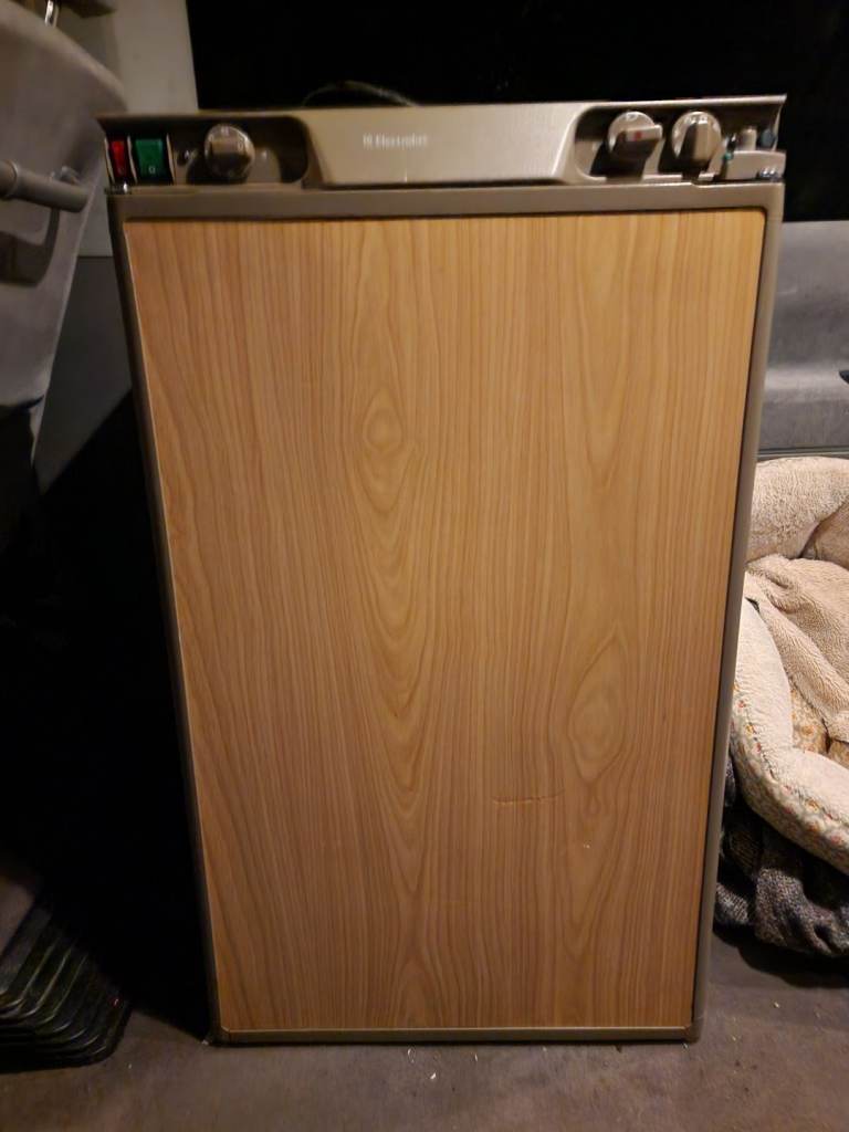 Electrolux RM4270 fridge freezer