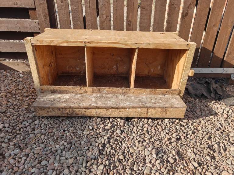 Used nesting box for hens 
