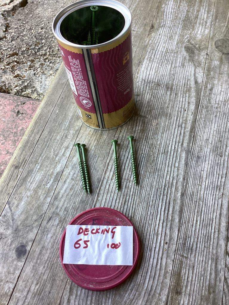 100 Decking screws 65mm