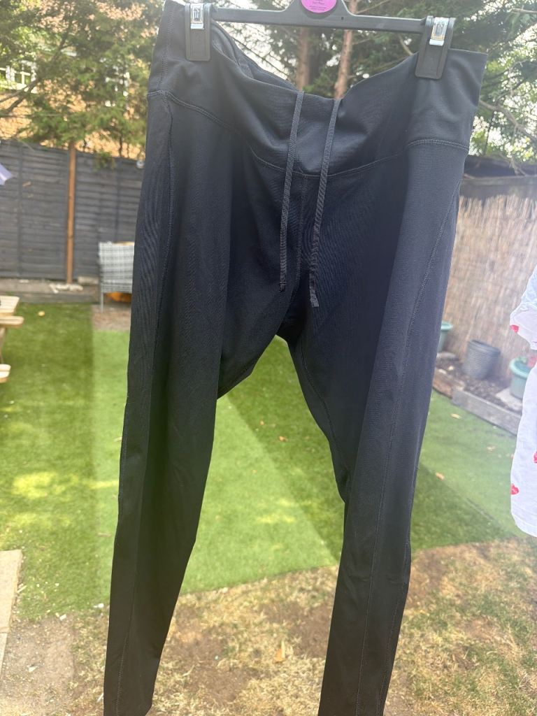 Black Women's Gym Leggings – Good Condition