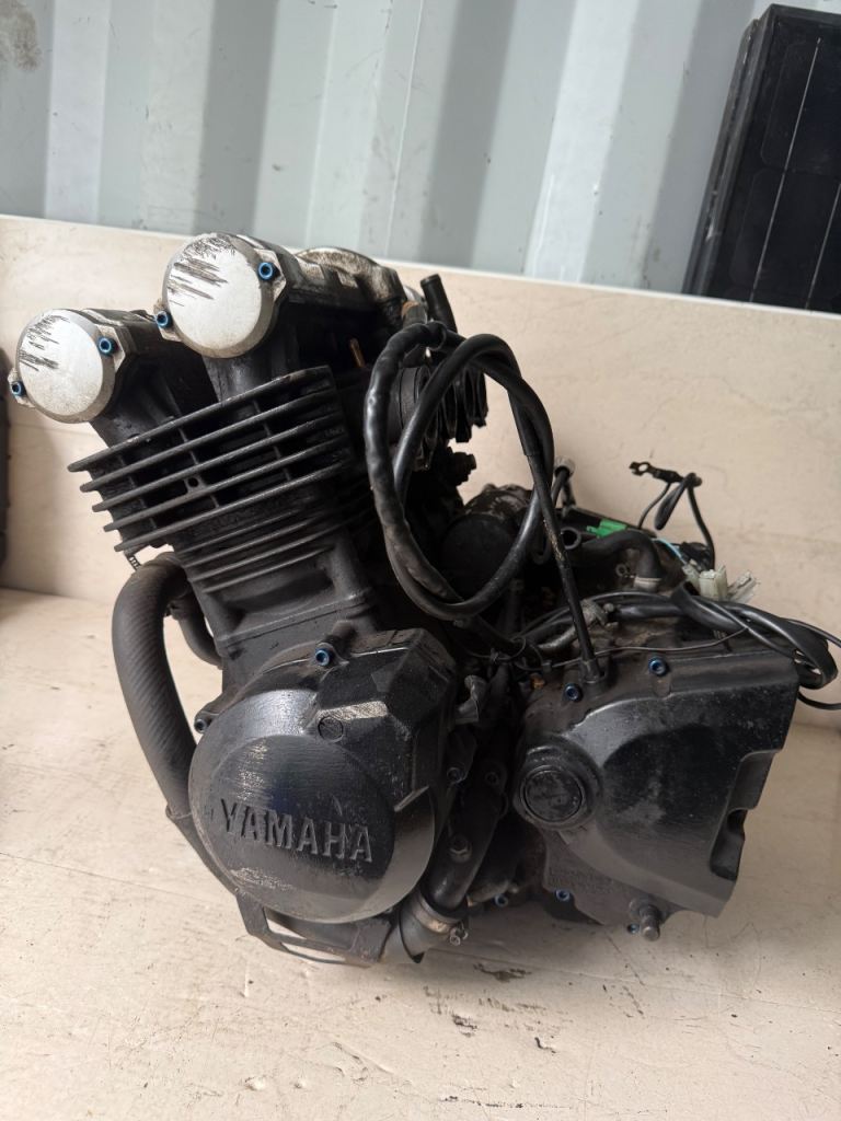Yamaha FZS 600 1999 complete running engine 