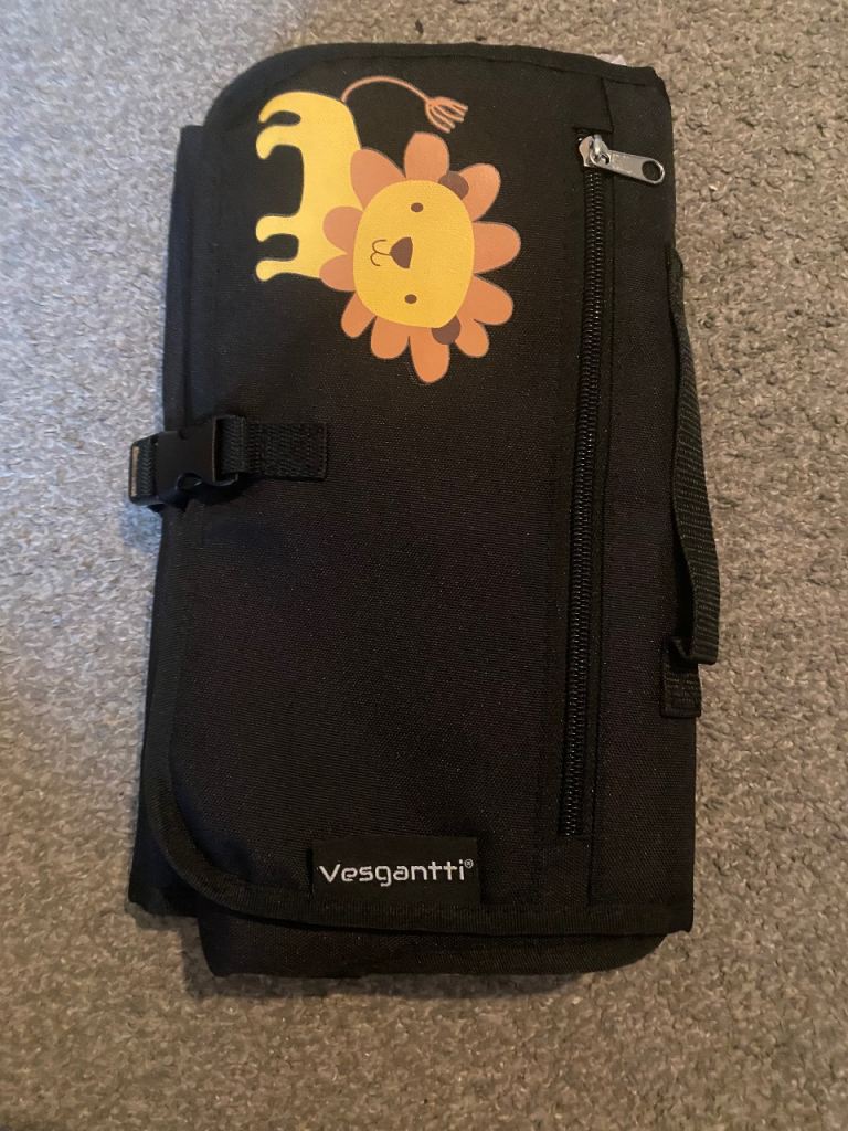 Vesgantti Portable Baby Changing Mat with Lion Design – New
