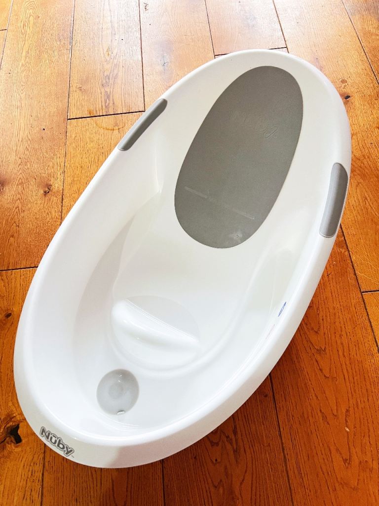 Newborn baby Bath with anti-slip Support 