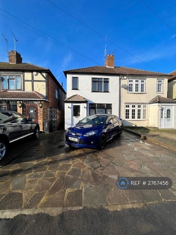 3 bedroom house in Newtown Road, Denham, Uxbridge, UB9 (3 bed) (#2767456)