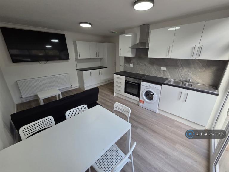 7 bedroom house in Spring Walk, London, E1 (7 bed) (#2877098)