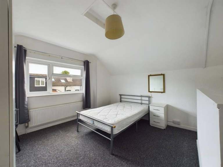 Spacious and Cosy Double Rooms for Rent in - NG7 2LE