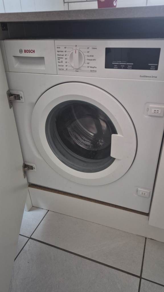 Bosch Washing Machine – White, Good Condition