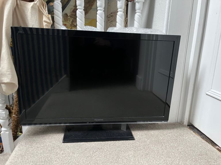 Panasonic 32” flatscreen TV