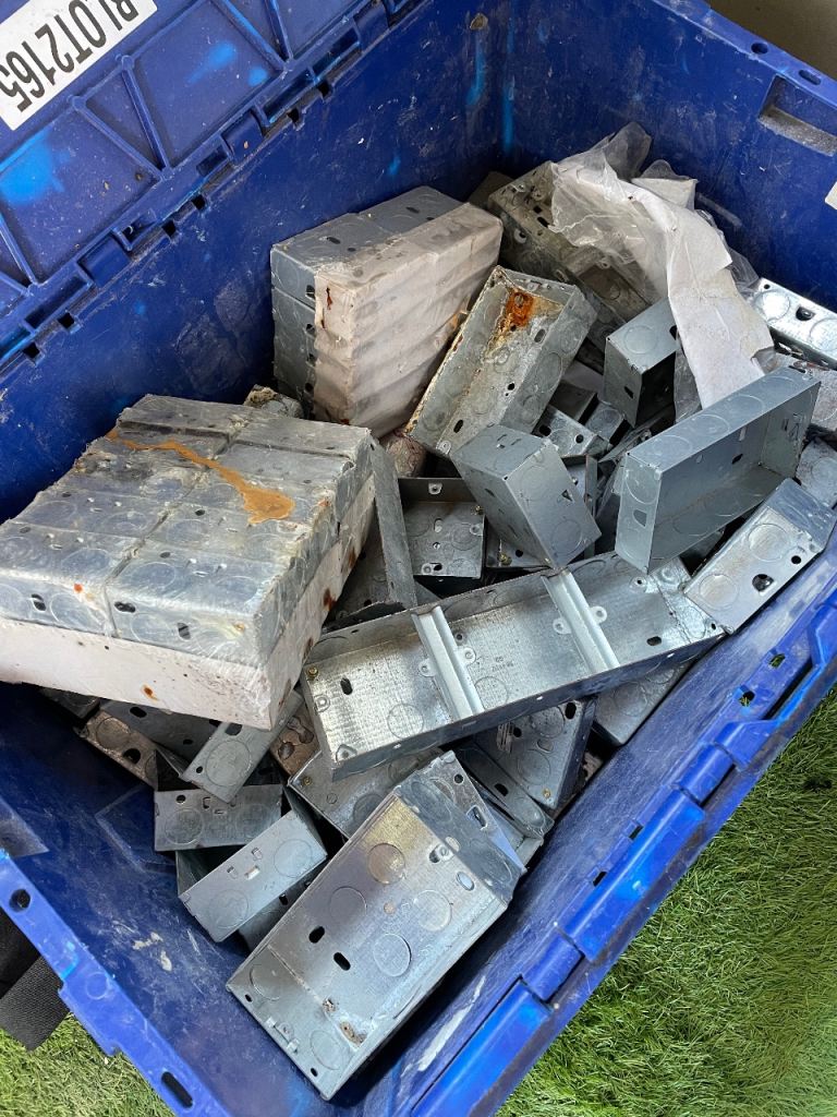 Double and single backboxe