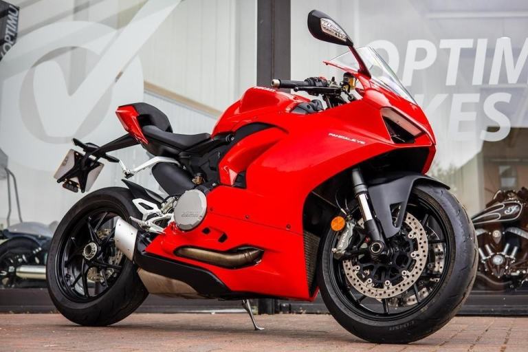 Ducati Panigale V2 LOW MILES ! STUNNING