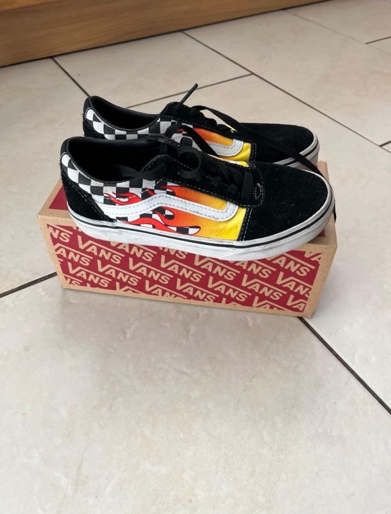 Vans Flame Checker Unisex Trainers 2.6