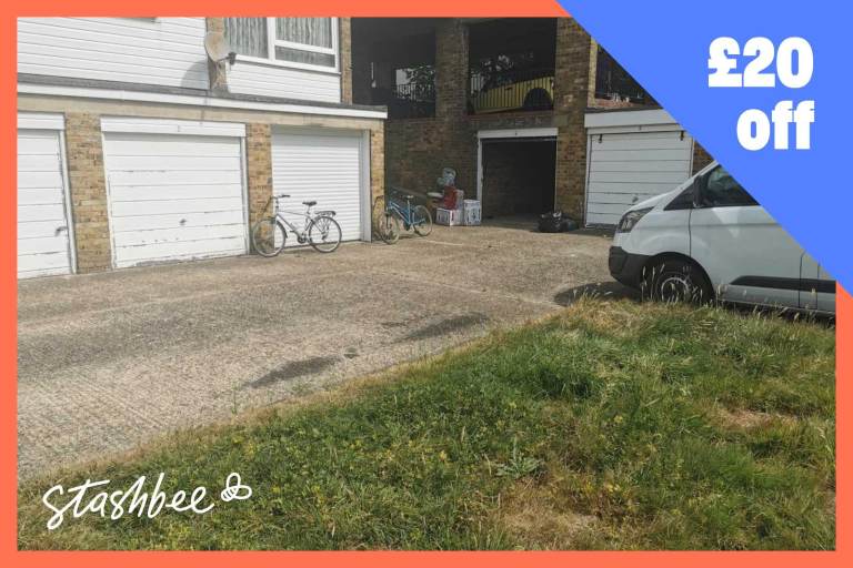 Garage to rent in London (E4) | Stashbee