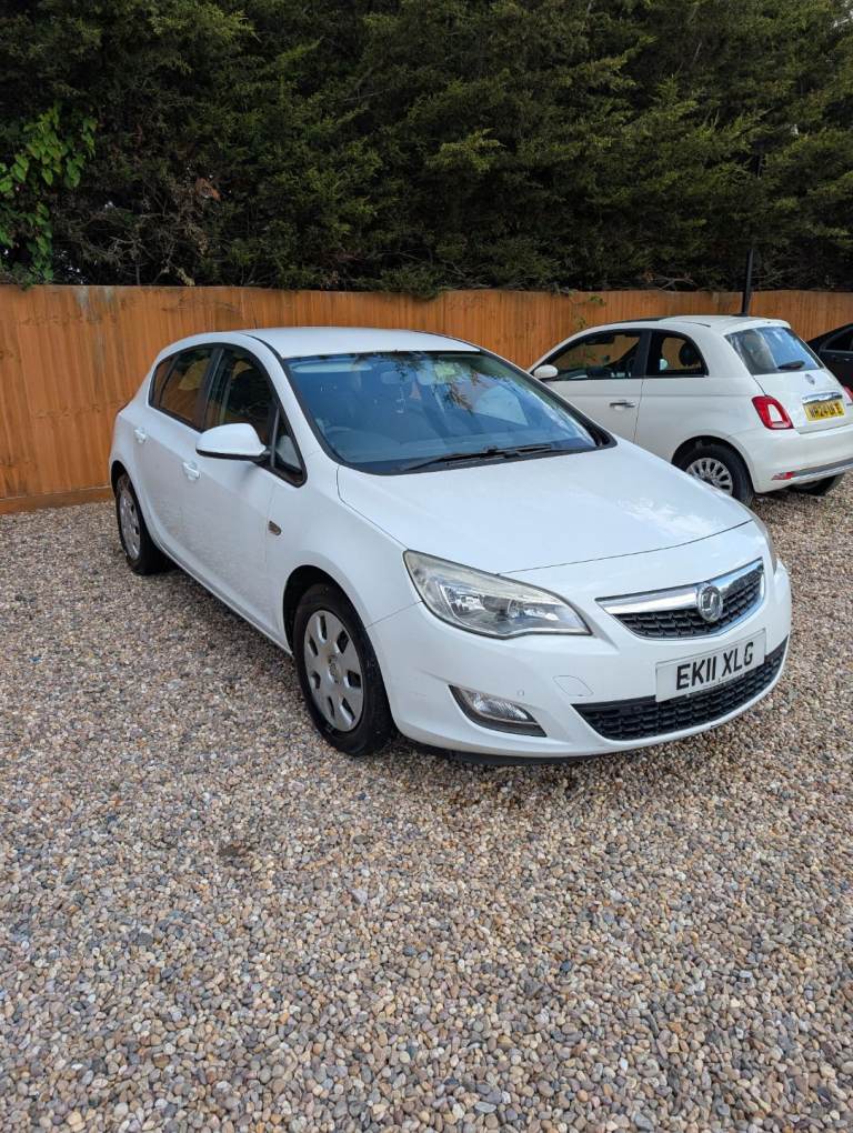 Vauxhall, ASTRA, Hatchback, 2011, Manual, 1686 (cc), 5 doors