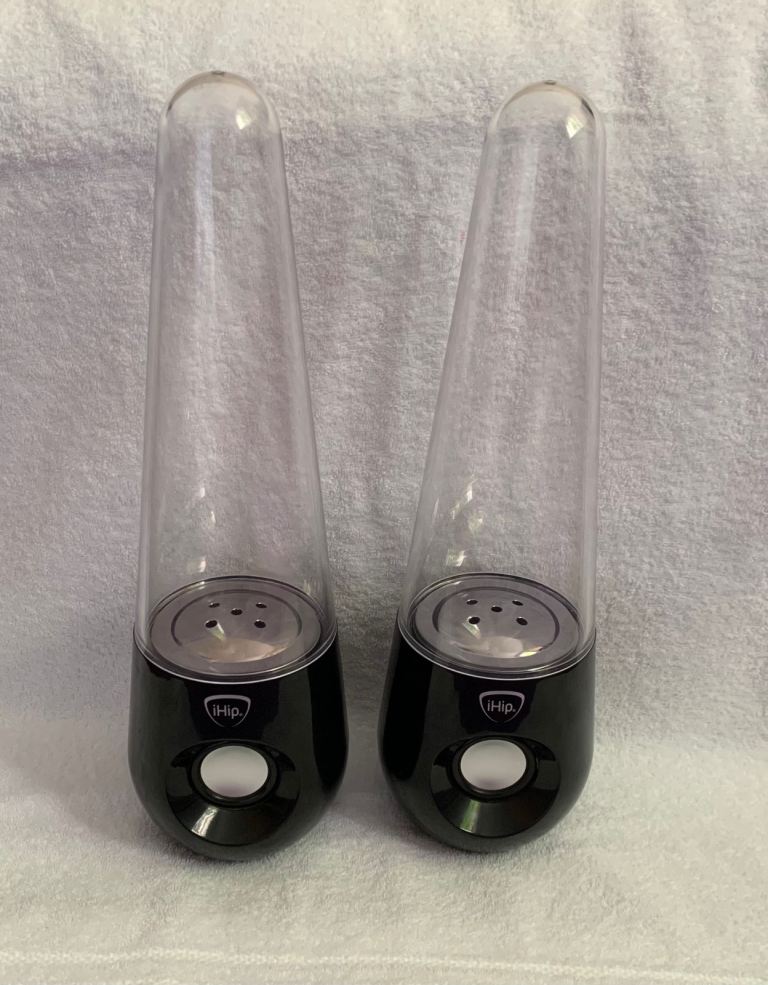 Bluetooth/Aux water speakers