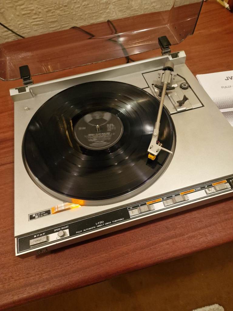 Record Player....Turntable...Excellent Condition....VINTAGE