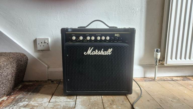Marshall MB15 Bass Amp