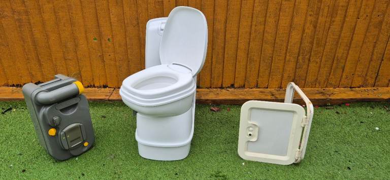 THETFORD cassette swivel toilet for camper caravan motorhome boat.