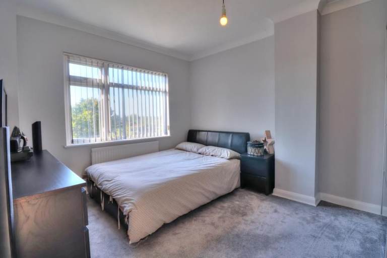 🌷City Living Without the Stress: Double Room in Whitechapel, E1✨Move In Ready!