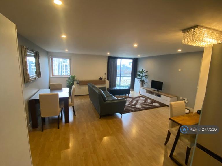 1 bedroom flat in Crew Street, London, E14 (1 bed) (#2777530)