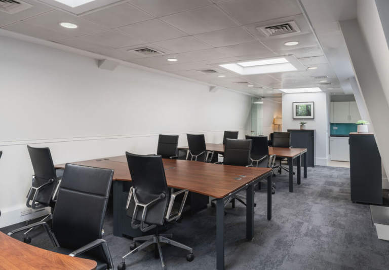 (Mayfair) Private Offices for Rent: 3 to 50 desks | Serviced W1
