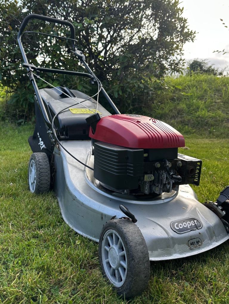 Coopers 19”cut petrol lawnmower VGC solid steel deck 150cc Mountfield engine mower serviced 