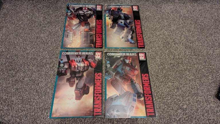 x24 Transformers Combiner Wars and Windblade Comics