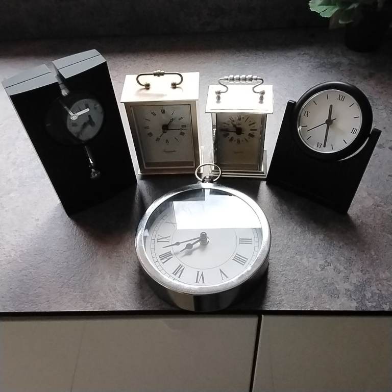 Job Lot of 5 Decorative Clocks – Good Condition