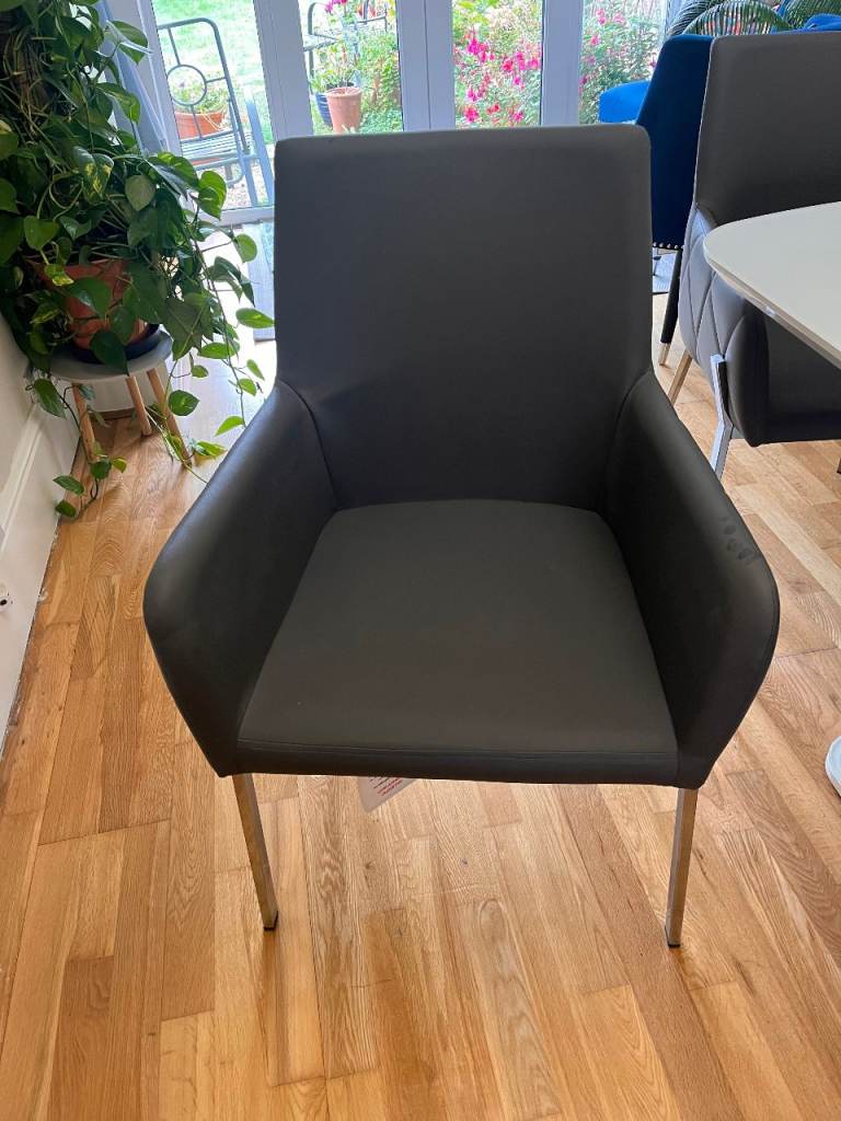 🤍 Beautiful White Dining Table & 4 Grey Chairs – Seats 6–8, £300.00 for ...