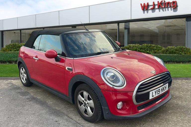  MINI Convertible 1.5 Cooper Classic Convertible 2dr Petrol Manual Euro 6 s/s