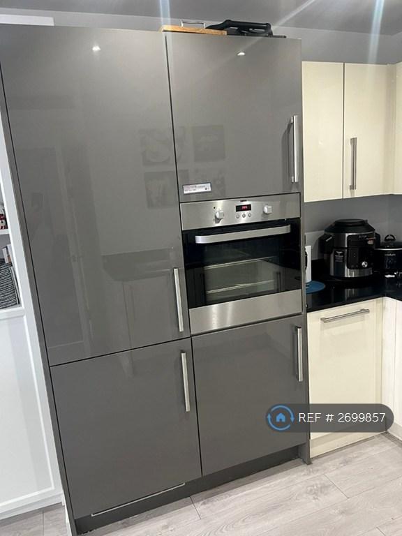 1 bedroom flat in Oldfield Place, Dartford, DA1 (1 bed) (#2699857)