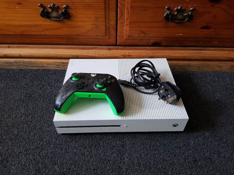 Xbox One S, 500GB for sale 
