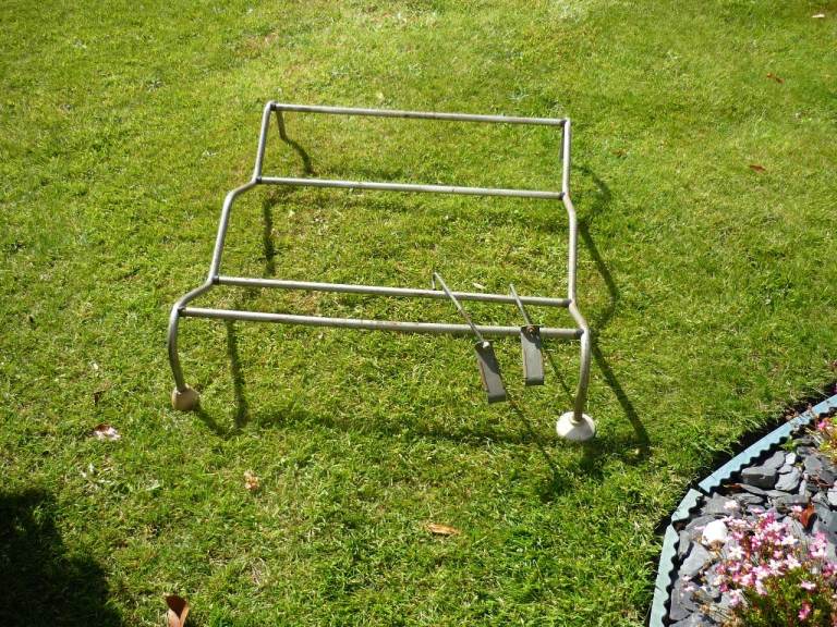 ROOF RACK FOR GUTTERED CARS