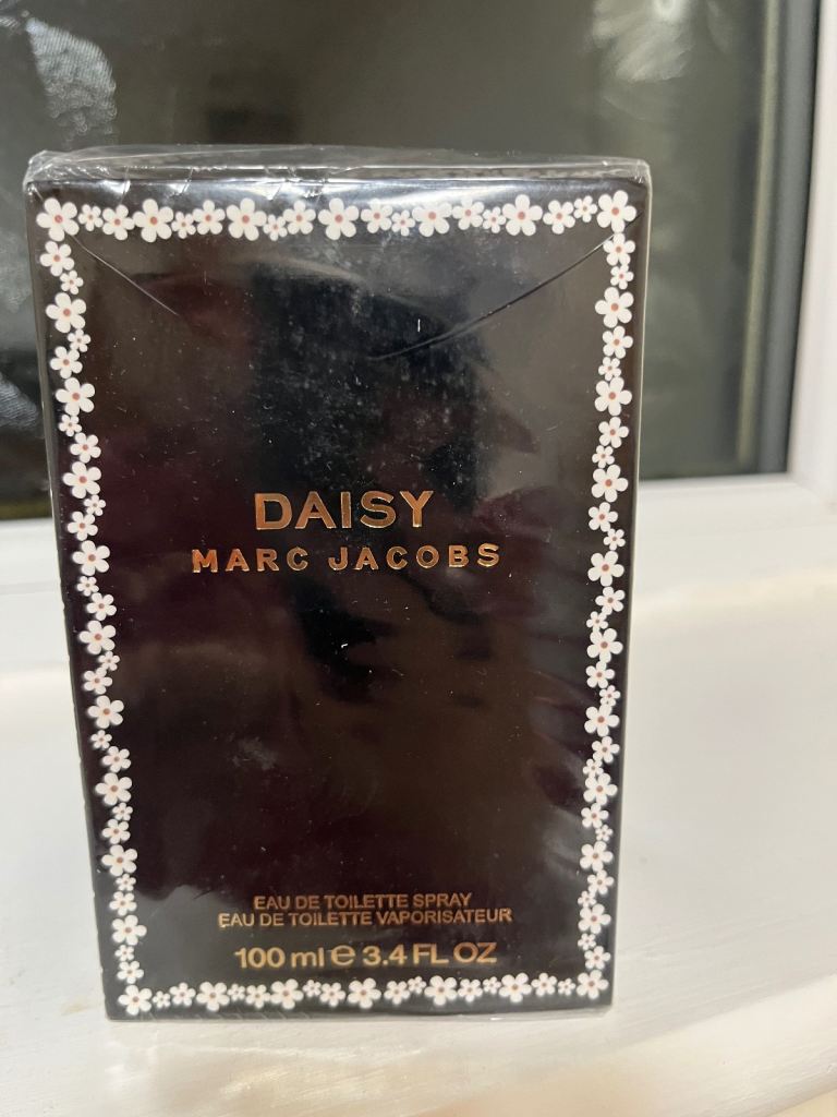 image for Daisy Marc Jacob perfume 