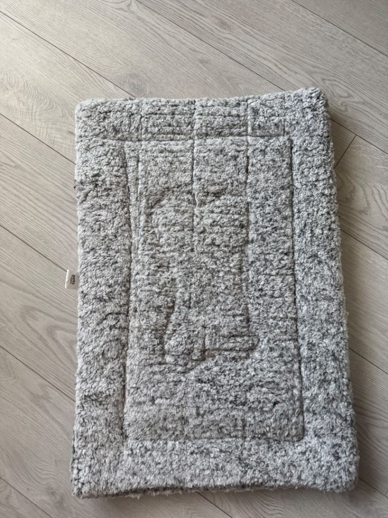 Dog crate mat 