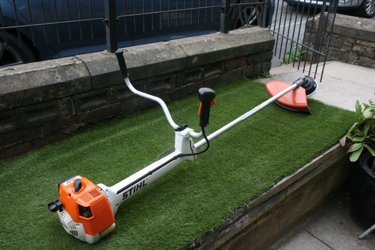 Stihl FS450 Strimmer /Clearing Saw / Brush-cutter in excellent condition