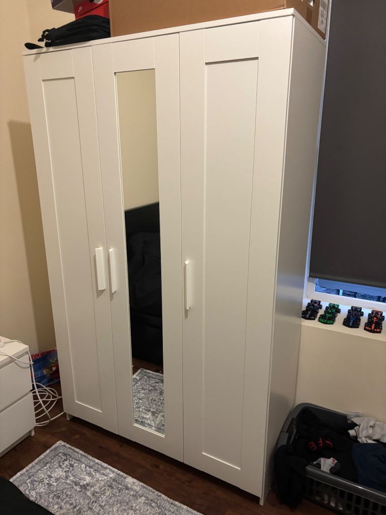 White 3 Door Wardrobe with Mirror – Excellent Condition – Collection Only