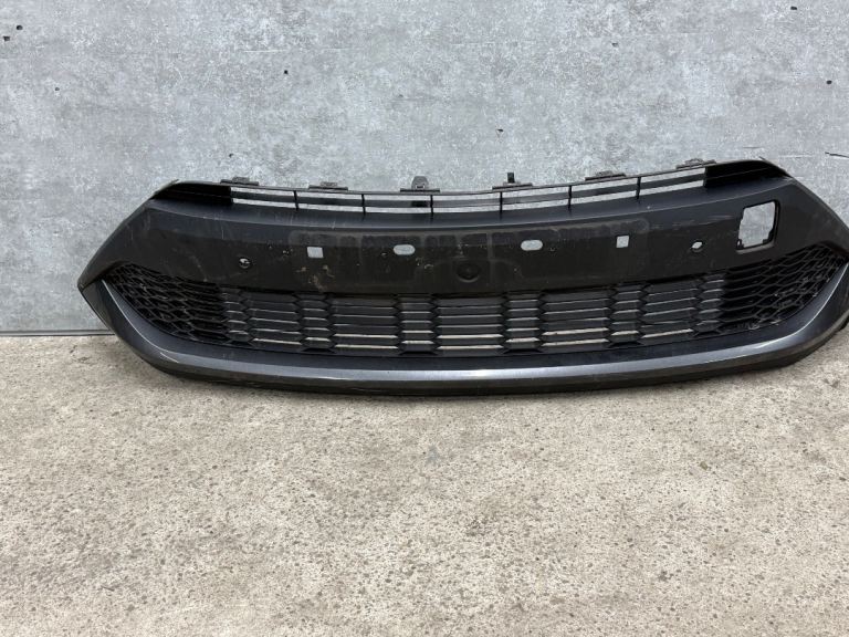 2019  -  2023 TOYOTA CHR C-HR FRONT BUMPER GRILL 52129-F4110