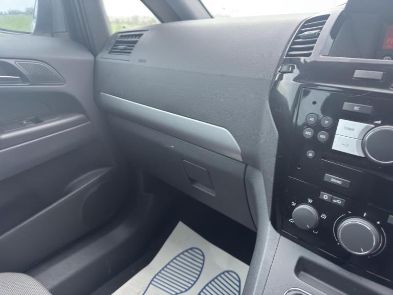 2013 Vauxhall Zafira 1.6 16V Exclusiv MPV 5dr Petrol Manual Euro 5 (115 ps) MPV Petrol Manual