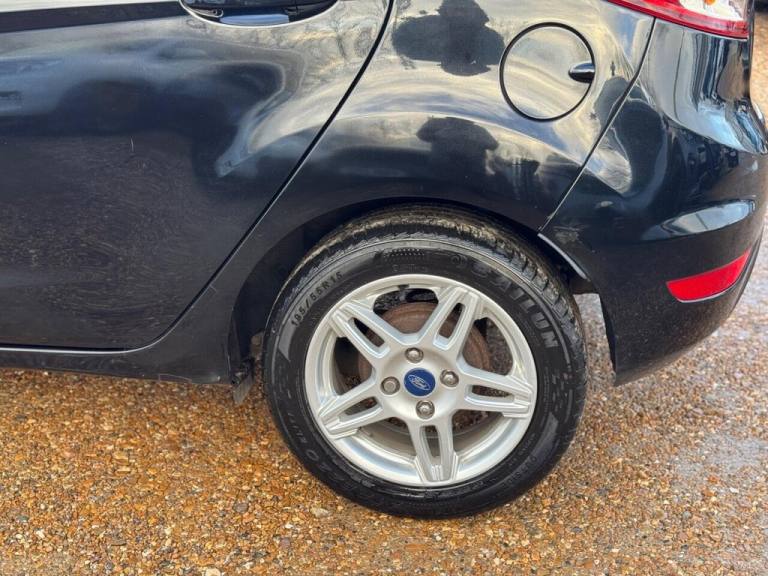 2013 Ford Fiesta 1.6 Zetec 5dr Powershift HATCHBACK PETROL Automatic