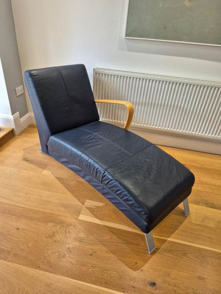 Italian Leather Chaise Longue - Navy Blue - Curved Pale Wood Arm - Left Facing.