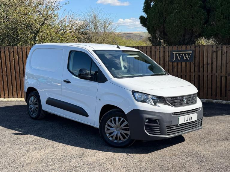 2022 Peugeot e-Partner 800 50kWh Professional Premium + Standard Panel Van 5dr Electric Auto SWB ...