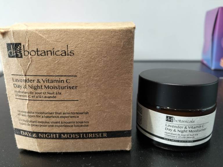 Dr Botanicles  moisturising  cream