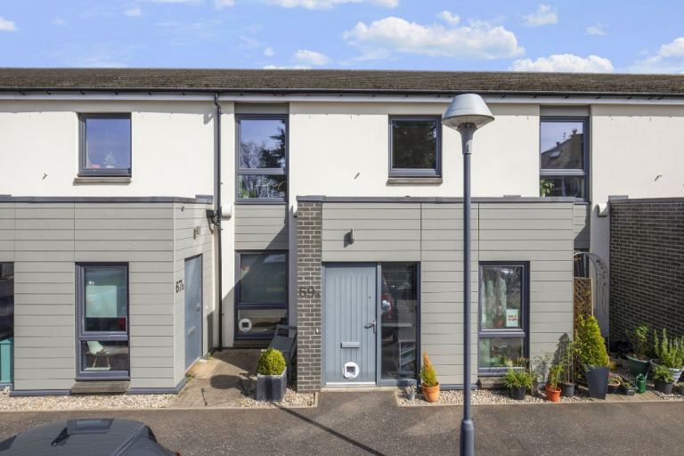 2 bedroom flat in Ladywell Avenue, Corstorphine, Edinburgh, EH12 7LL