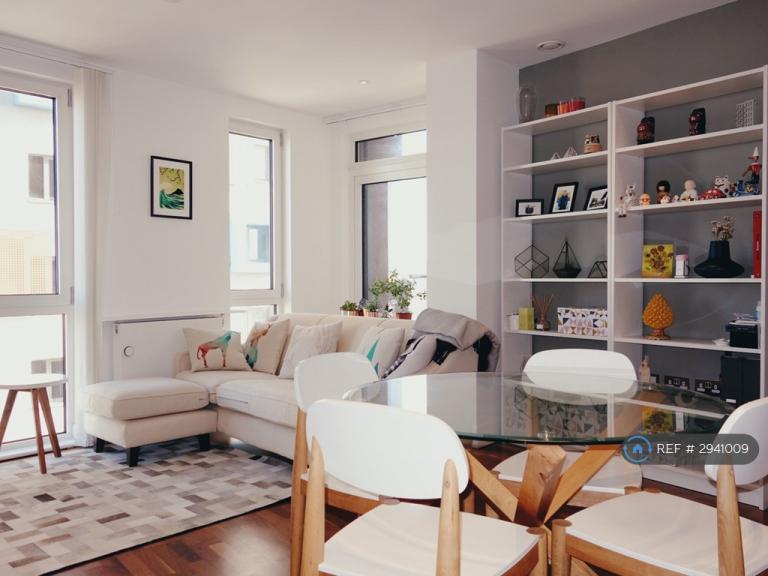 3 bedroom flat in John Donne Way, London, SE10 (3 bed) (#2941009)
