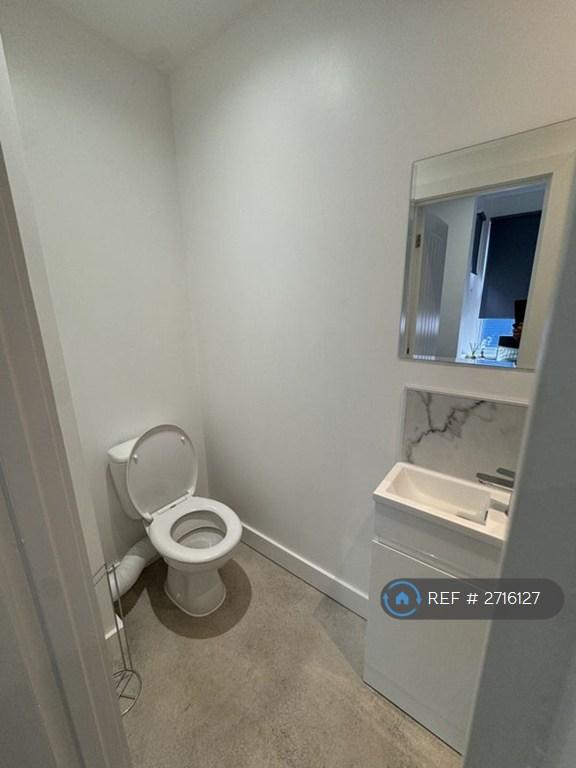 1 bedroom in Canterbury Street, Gillingham, ME7 (#2716127)